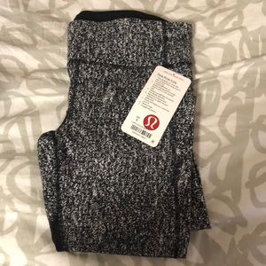 LULU LEMON CROPPED LEGGINGS